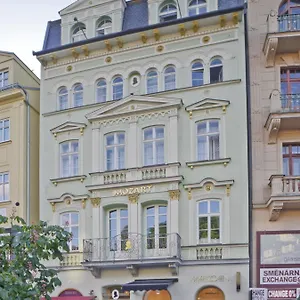 https://ea-hotel-mozart.karlovyvary-hotels.com