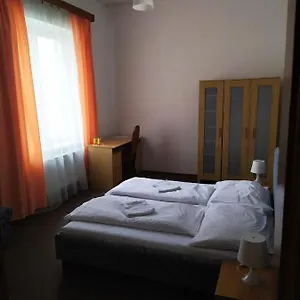 https://tourist-room-maria.ostravahotels.net